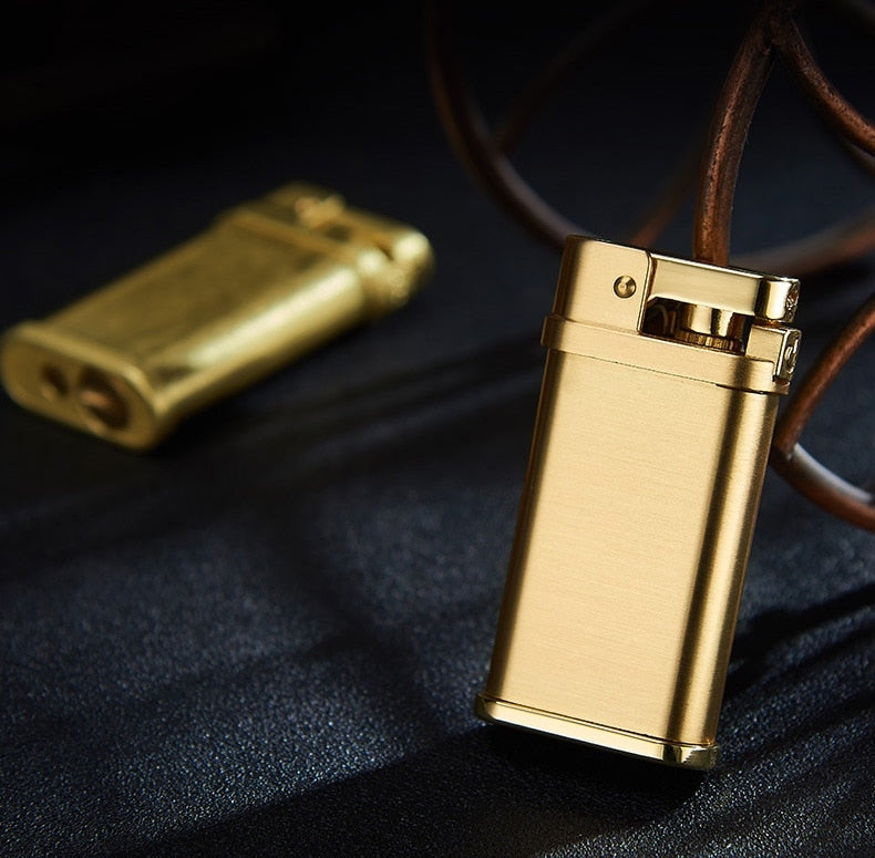 Briquet Thomas Shelby zoom