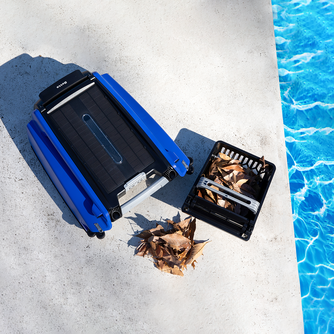 Betta SE - Solar Powered Smart Robotic Pool Skimmer